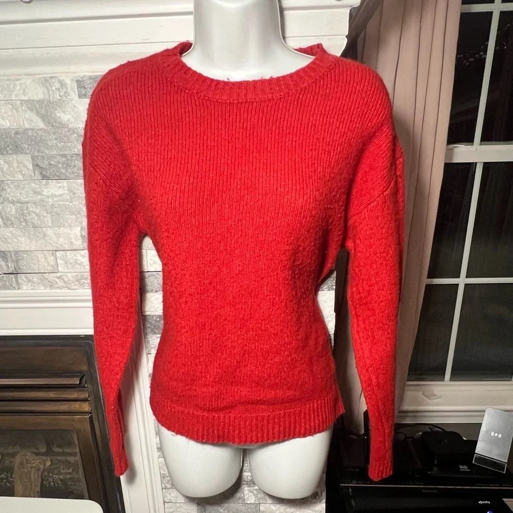 SHEIN Red Round-Neck Sweater – Size M
